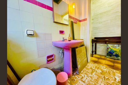 Casa à venda com 211m², 4 quartos e 2 vagas Casa à venda com 211m², 4 quartos e 2 vagasBanheiro 3