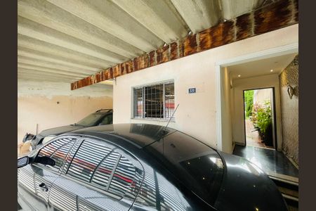 Casa à venda com 211m², 4 quartos e 2 vagas Casa à venda com 211m², 4 quartos e 2 vagasGaragem