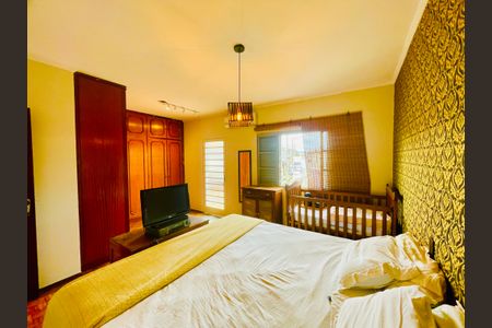 Casa à venda com 211m², 4 quartos e 2 vagas Casa à venda com 211m², 4 quartos e 2 vagasQuarto 1