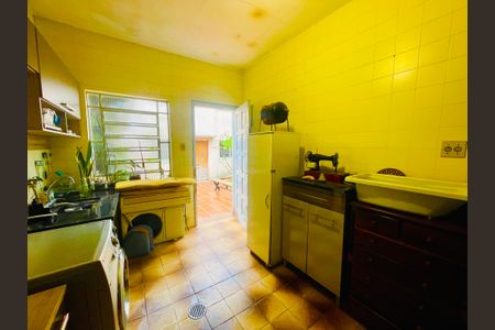 Casa à venda com 211m², 4 quartos e 2 vagas Casa à venda com 211m², 4 quartos e 2 vagasÁrea de Serviço