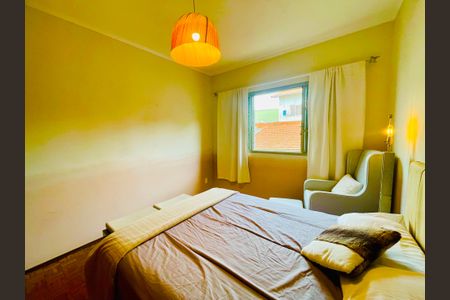 Casa à venda com 211m², 4 quartos e 2 vagas Casa à venda com 211m², 4 quartos e 2 vagasQuarto 2