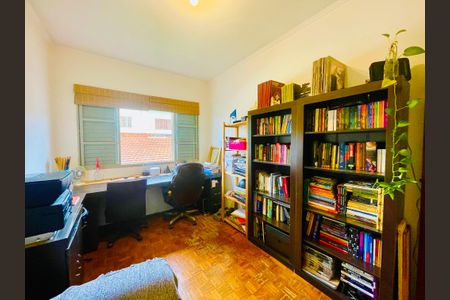 Casa à venda com 211m², 4 quartos e 2 vagas Casa à venda com 211m², 4 quartos e 2 vagasQuarto 3