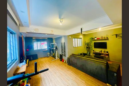 Casa à venda com 211m², 4 quartos e 2 vagas Casa à venda com 211m², 4 quartos e 2 vagasSala