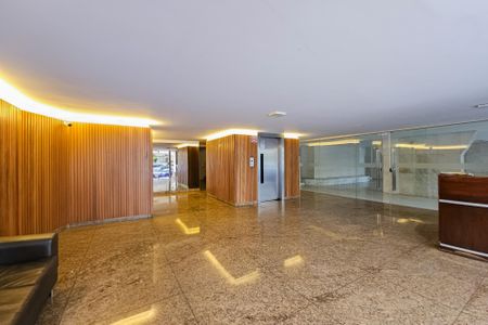 Apartamento à venda com 180m², 3 quartos e 1 vaga Apartamento à venda com 180m², 3 quartos e 1 vagaHall de entrada