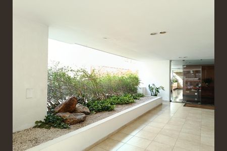 Apartamento para alugar com 150m², 3 quartos e 1 vaga Apartamento para alugar com 150m², 3 quartos e 1 vagaEntrada do edifício