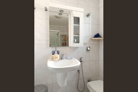 Apartamento para alugar com 150m², 3 quartos e 1 vaga Apartamento para alugar com 150m², 3 quartos e 1 vagaBanheiro da Suíte