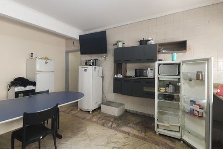 Casa à venda com 240m², 4 quartos e 3 vagasCozinha 