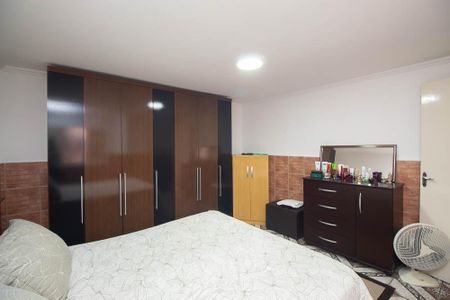 Casa à venda com 210m², 5 quartos e 2 vagas Casa à venda com 210m², 5 quartos e 2 vagasQuarto 5 casa 2