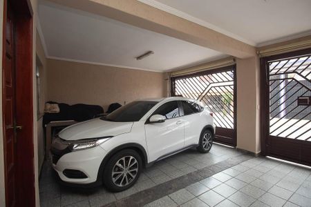 Casa à venda com 210m², 5 quartos e 2 vagas Casa à venda com 210m², 5 quartos e 2 vagasGaragem