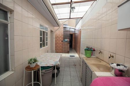 Casa à venda com 210m², 5 quartos e 2 vagas Casa à venda com 210m², 5 quartos e 2 vagasÁrea de Serviço