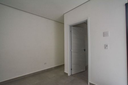 Casa à venda com 120m², 3 quartos e 2 vagas Casa à venda com 120m², 3 quartos e 2 vagasQuarto Suíte