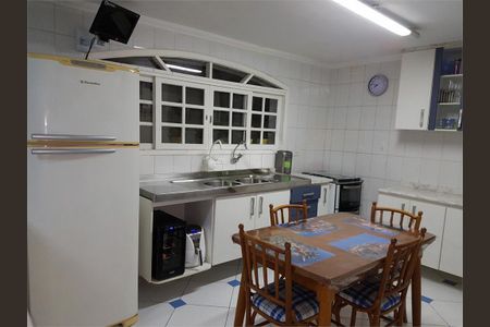 Casa à venda com 130m², 3 quartos e 2 vagas