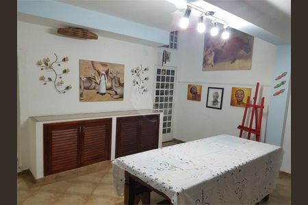 Casa à venda com 130m², 3 quartos e 2 vagas