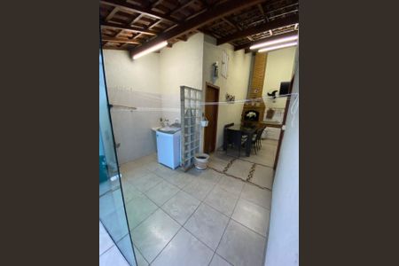 Casa de condomínio à venda com 152m², 3 quartos e 2 vagasLavanderia