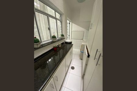 Casa de condomínio à venda com 152m², 3 quartos e 2 vagasLavanderia