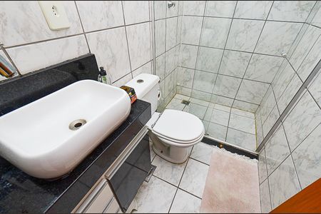 Apartamento à venda com 76m², 3 quartos e 1 vaga Apartamento à venda com 76m², 3 quartos e 1 vagaBanheiro Social