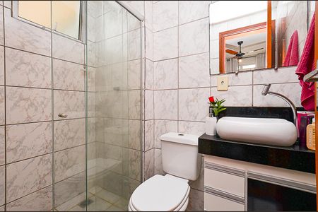 Apartamento à venda com 76m², 3 quartos e 1 vaga Apartamento à venda com 76m², 3 quartos e 1 vagaBanheiro Suite