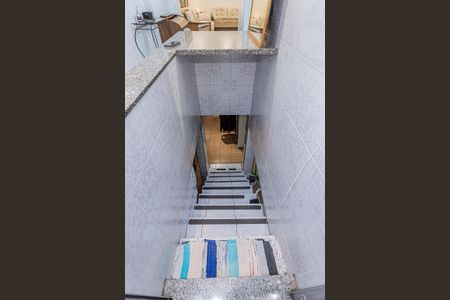 Casa à venda com 132m², 2 quartos e 5 vagas Casa à venda com 132m², 2 quartos e 5 vagasEscada