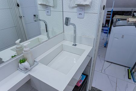 Casa à venda com 132m², 2 quartos e 5 vagas Casa à venda com 132m², 2 quartos e 5 vagasBanheiro 2