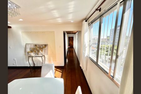 Apartamento à venda com 68m², 2 quartos e 2 vagasSala
