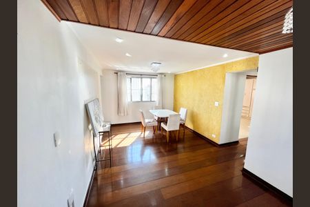 Apartamento à venda com 68m², 2 quartos e 2 vagasSala