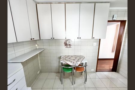 Apartamento à venda com 68m², 2 quartos e 2 vagasCozinha