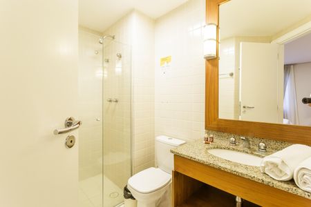 Studio para alugar com 35m², 1 quarto e 1 vaga Studio para alugar com 35m², 1 quarto e 1 vagaBanheiro