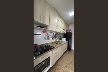 Apartamento à venda com 75m², 3 quartos e 2 vagasCozinha