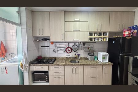 Apartamento à venda com 75m², 3 quartos e 2 vagasCozinha