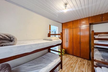 Casa à venda com 180m², 3 quartos e 3 vagasSuíte