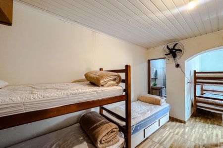 Casa à venda com 180m², 3 quartos e 3 vagasSuíte