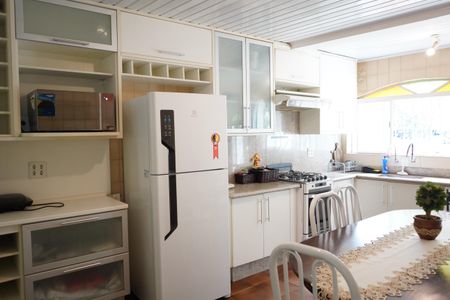 Casa à venda com 180m², 4 quartos e 3 vagasCozinha