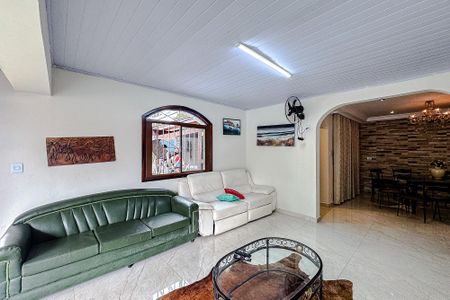 Casa à venda com 180m², 3 quartos e 3 vagasSala