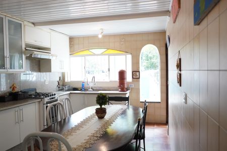 Casa à venda com 180m², 4 quartos e 3 vagasCozinha