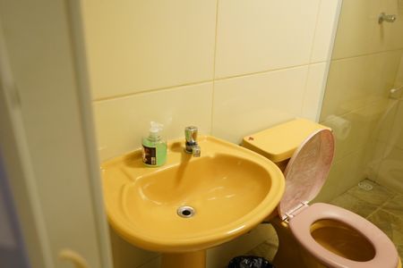 Casa à venda com 180m², 4 quartos e 3 vagasBanheiro 1