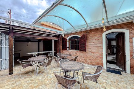 Casa à venda com 180m², 3 quartos e 3 vagasGaragem