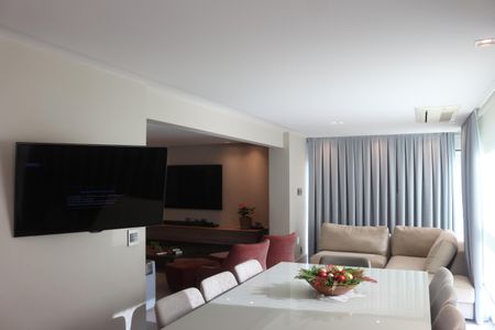 Apartamento à venda com 244m², 3 quartos e 4 vagasVaranda