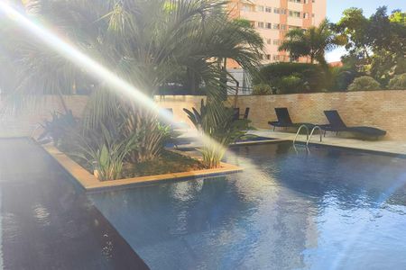 Apartamento à venda com 244m², 3 quartos e 4 vagas Apartamento à venda com 244m², 3 quartos e 4 vagasÁrea comum - Piscina