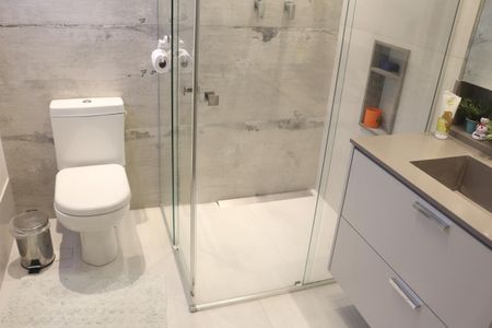 Apartamento à venda com 244m², 3 quartos e 4 vagasBanheiro da Suíte 2