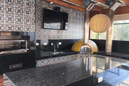 Apartamento à venda com 244m², 3 quartos e 4 vagas Apartamento à venda com 244m², 3 quartos e 4 vagasÁrea comum - Churrasqueira