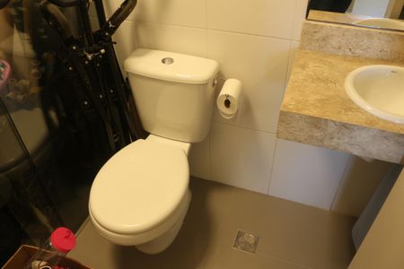 Apartamento à venda com 244m², 3 quartos e 4 vagasBanheiro