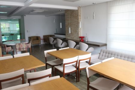 Apartamento à venda com 244m², 3 quartos e 4 vagasÁrea comum - Salão de festas