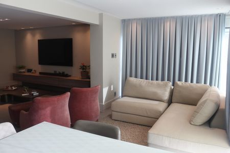 Apartamento à venda com 244m², 3 quartos e 4 vagasVaranda