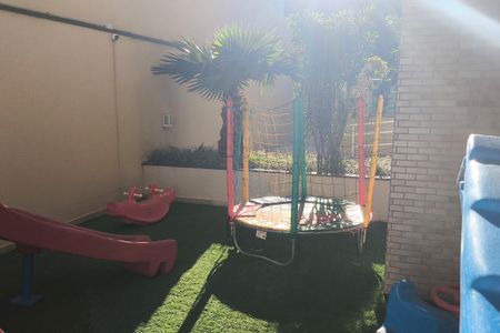 Apartamento à venda com 244m², 3 quartos e 4 vagas Apartamento à venda com 244m², 3 quartos e 4 vagasÁrea comum - Playground