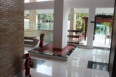 Apartamento à venda com 244m², 3 quartos e 4 vagasHall social