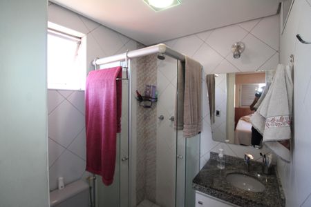 Apartamento à venda com 105m², 2 quartos e 2 vagasQuarto 2 - Banheiro