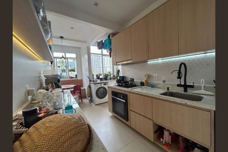 Apartamento à venda com 79m², 2 quartos e sem vaga