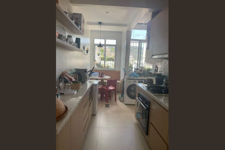 Apartamento à venda com 79m², 2 quartos e sem vaga