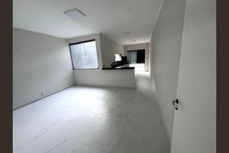 Casa à venda com 3 quartos, 217m² em Vila Dayse, São Bernardo do Campo