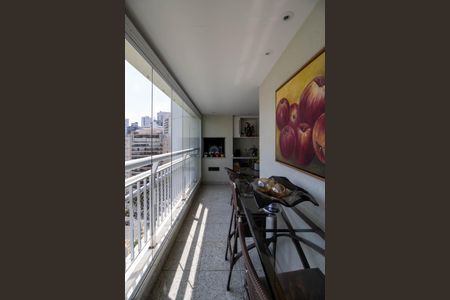 Apartamento à venda com 248m², 4 quartos e 4 vagas Apartamento à venda com 248m², 4 quartos e 4 vagasSacada da Sala